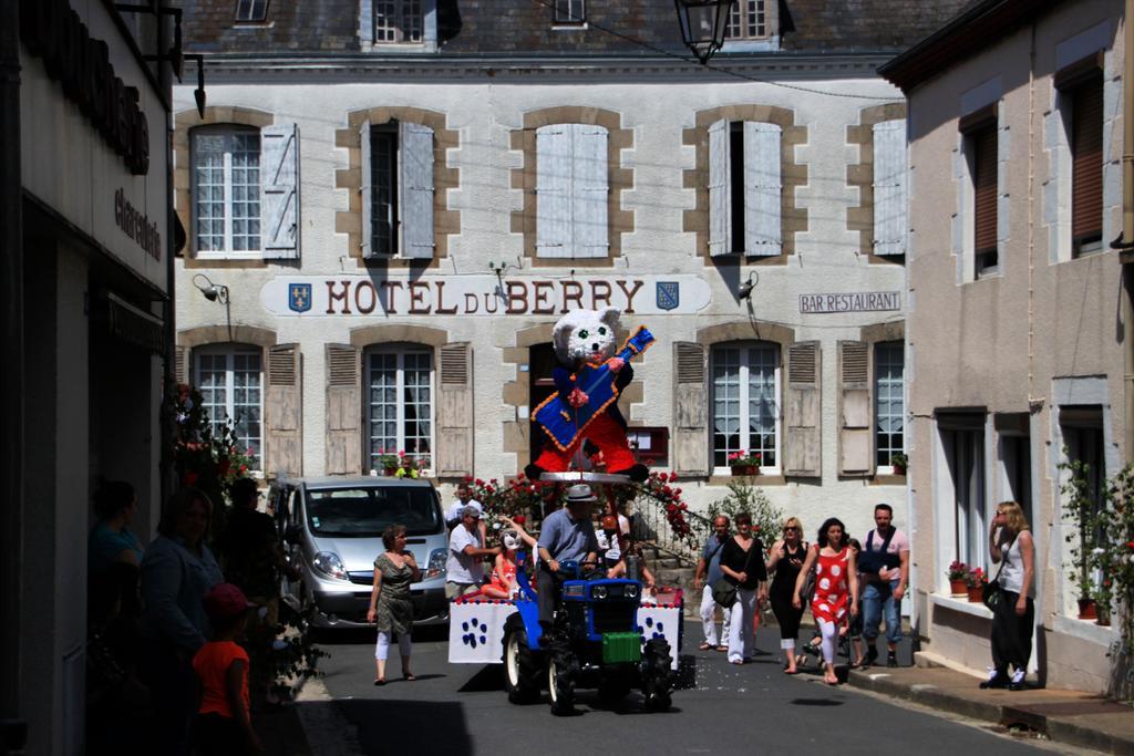 Hotel Du Berry Aigurande Exteriör bild