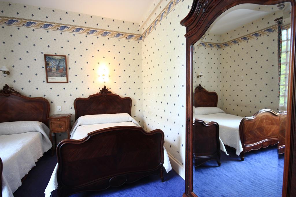 Hotel Du Berry Aigurande Rum bild